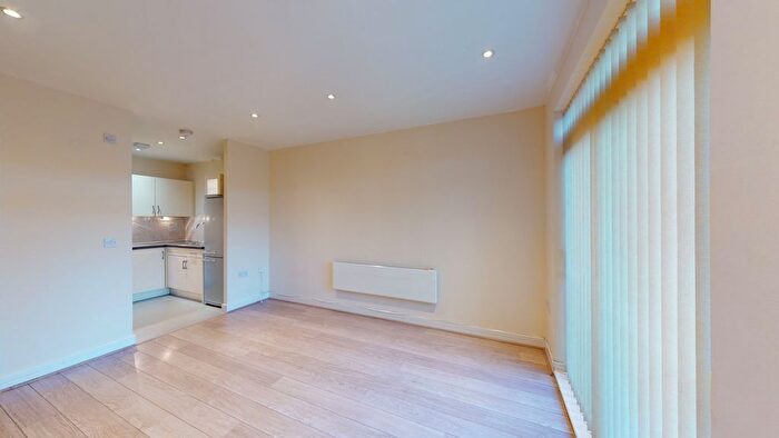 1 Bedroom Flat To Rent In Rosse Gardens, Hither Green, London, SE13