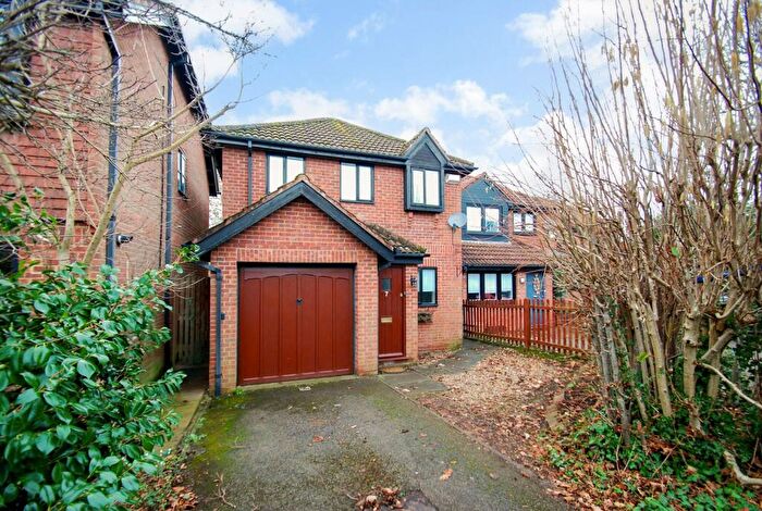 3 Bedroom Detached House For Sale In Bell Close, Beaconsfield, Buckinghamshire, HP9