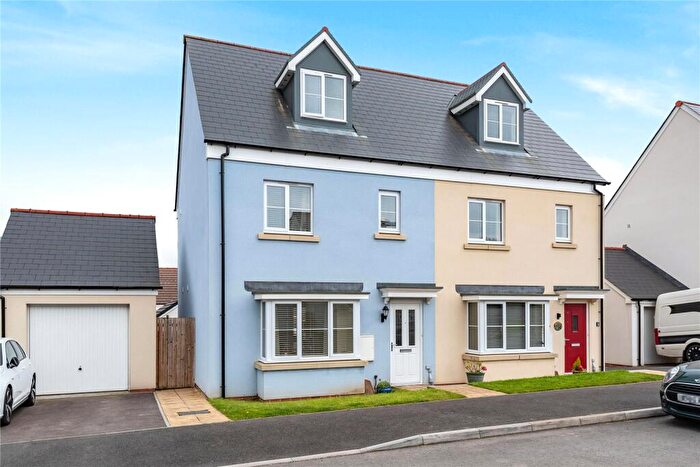 3 Bedroom Semi-Detached House For Sale In Oaktree Road, South Molton, Devon, EX36