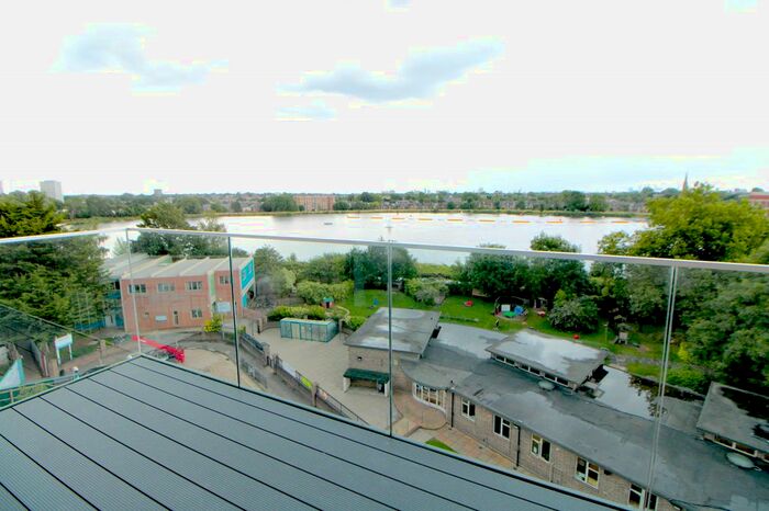 3 Bedroom Flat To Rent In Willowbrook House, Coster Avenue, London, Greater London, N4