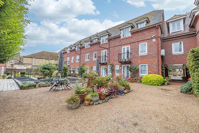 2 Bedroom Flat For Sale In Gange Mews, Middle Row, Faversham, ME13