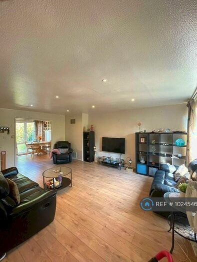 4 Bedroom Terraced House To Rent In Turnpike Link, Croydon, CR0