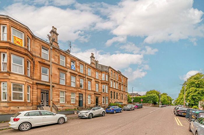 4 Bedroom Apartment For Sale In Maxwell Road, Pollokshields, Glasgow, G41