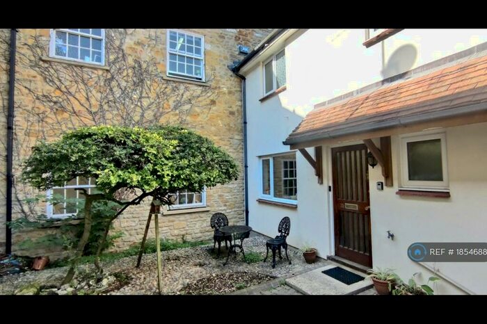 2 Bedroom End Of Terrace House To Rent In Wessex Court, Sherborne, DT9