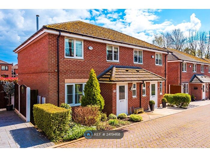 3 Bedroom Semi-Detached House To Rent In Knights Grove, Swinton, Manchester, M27