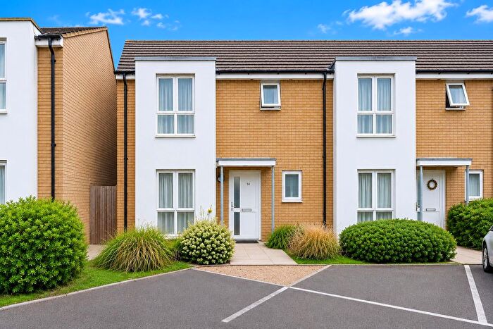 3 Bedroom End Of Terrace House For Sale In Evergreen Drive, West Drayton, UB7