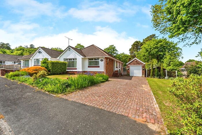 3 Bedroom Bungalow For Sale In Elmtree Close, Ashurst, Southampton, Hampshire, SO40