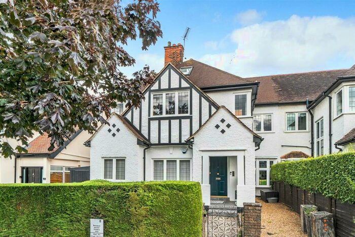 5 Bedroom House To Rent In Park Drive, London, NW11