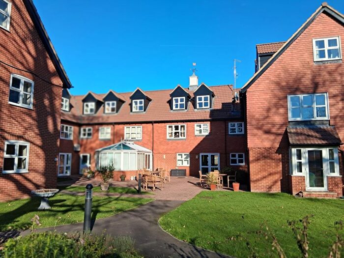2 Bedroom Flat For Sale In River Park, Marlborough, SN8