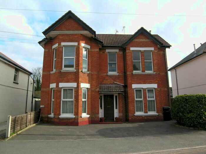 3 Bedroom Property To Rent In Waterloo Road, Winton, Bournemouth, BH9