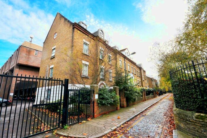 3 Bedroom Flat To Rent In Stepney Green, E1