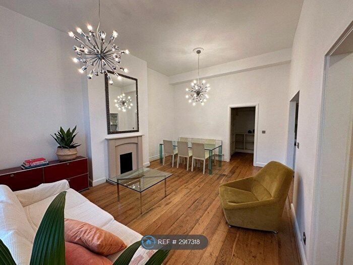 2 Bedroom Flat To Rent In Porchester Square, London, W2