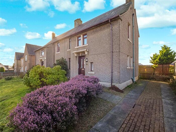 3 Bedroom Semi Detached House For Sale In Segton Avenue, Kilwinning, North Ayrshire, KA13