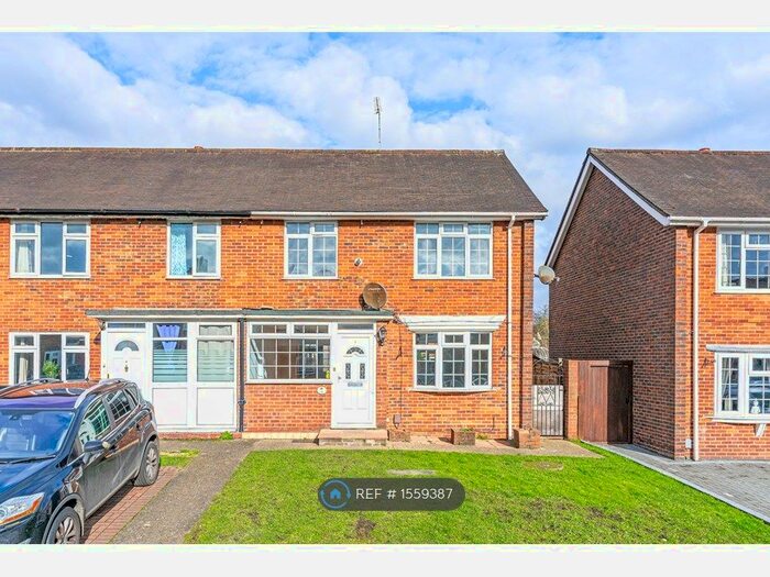 3 Bedroom End Of Terrace House To Rent In Steward Close, Cheshunt, Waltham Cross, EN8