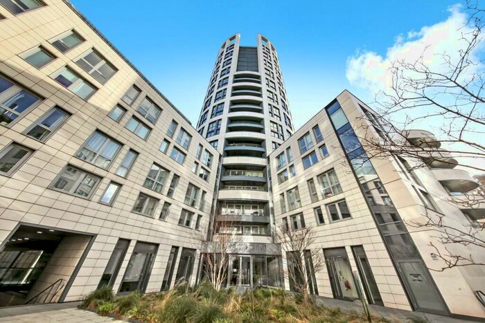 Flat To Rent In Eagle Point, London, EC1V
