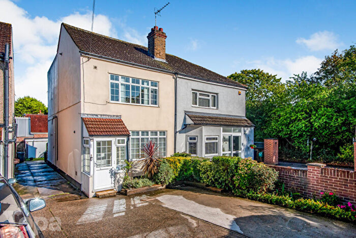 2 Bedroom Semi-Detached House For Sale In St. James Lane, Greenhithe, DA9