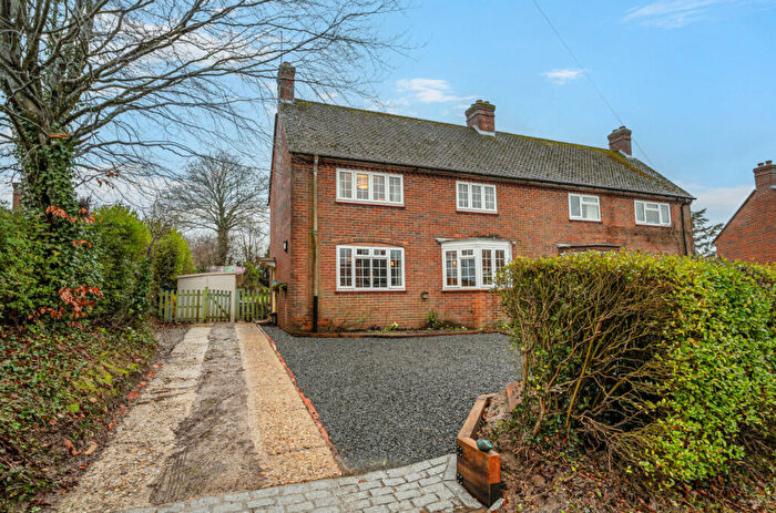 3 Bedroom Semi Detached House For Sale In Chaundlers Croft, Crondall, Farnham, GU10