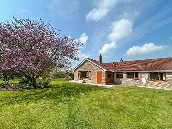 3 Bedroom Farmhouse For Sale In Holywell Road, Edington, TA7