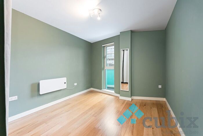 2 Bedroom Flat For Sale In Steedman Street, London, SE17