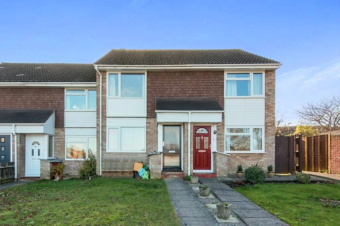 2 Bedroom Detached House To Rent In Noble Road, Hedge End, Southampton, SO30