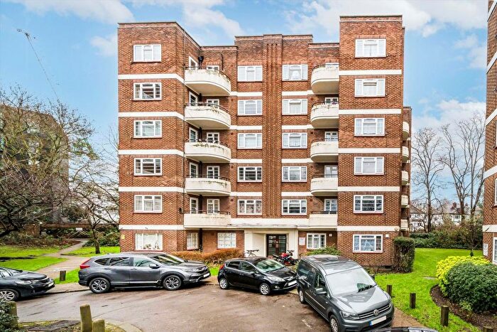1 Bedroom Flat For Sale In Bollo Lane, Acton, W3
