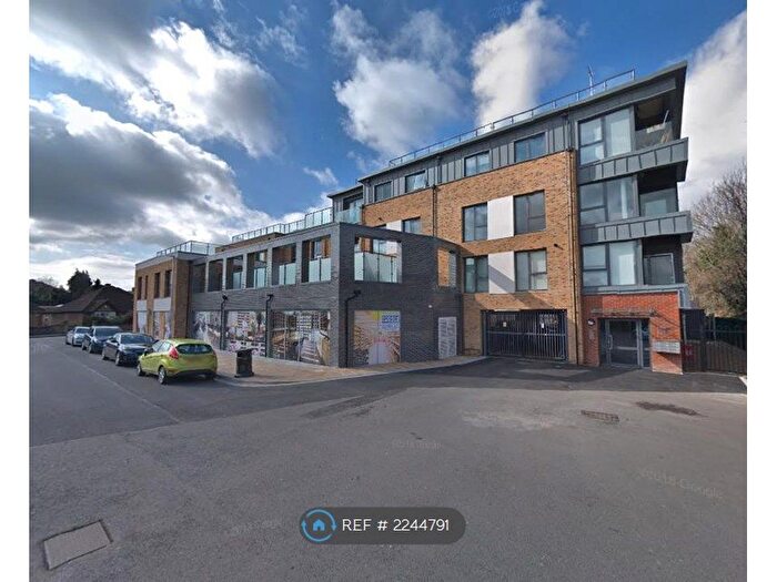 2 Bedroom Flat To Rent In Warwick Road, West Drayton, UB7