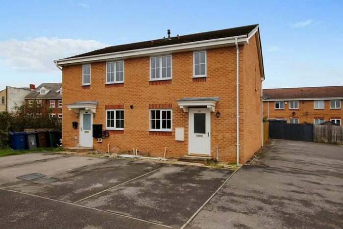 3 Bedroom Semi-Detached House To Rent In Hall Croft, Wombwell, Barnsley, South Yorkshire, S73