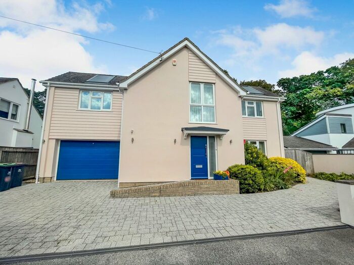 4 Bedroom Detached House To Rent In Wimborne Road, Colehill, Wimborne, Dorset, BH21