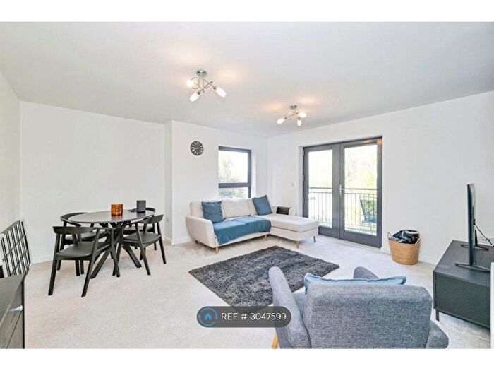 2 Bedroom Flat To Rent In Pratchett Court, Watford, WD18