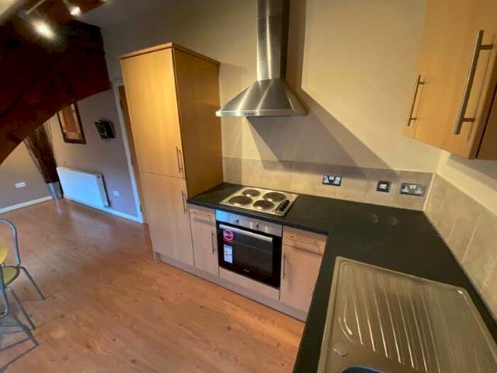 1 Bedroom Flat To Rent In St Hughes Lodge, Armley, Leeds, LS12