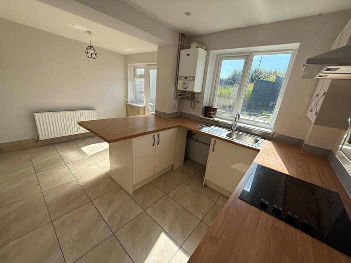 3 Bedroom Property To Rent In Lower Cross Road, Llanelli, SA15
