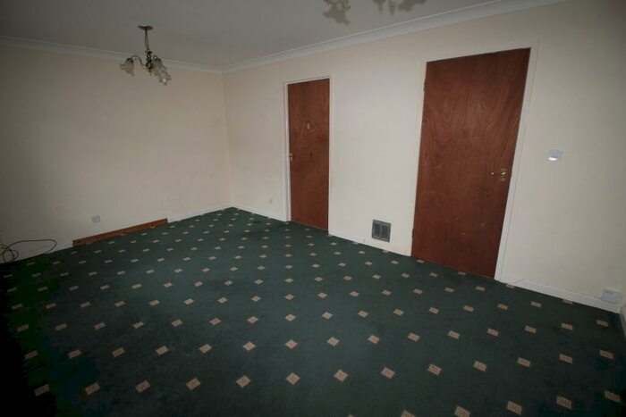 2 Bedroom Terraced House For Sale In Davarr Place, Falkirk, FK1