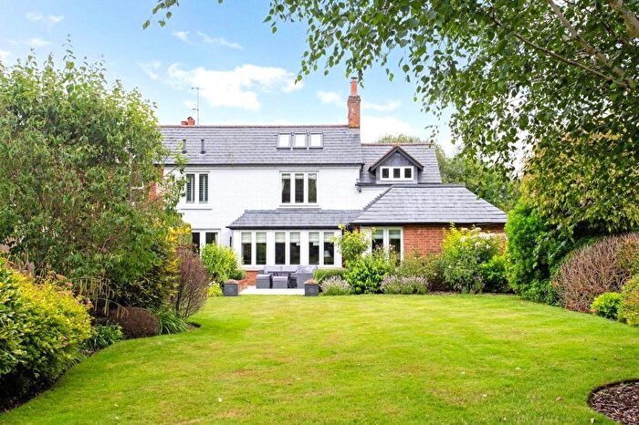 3 Bedroom Country House For Sale In Church Lane, Cliddesden, RG25