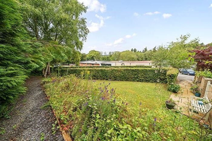 2 Bedroom Flat To Rent In Cumnor Hill, Oxford, OX2