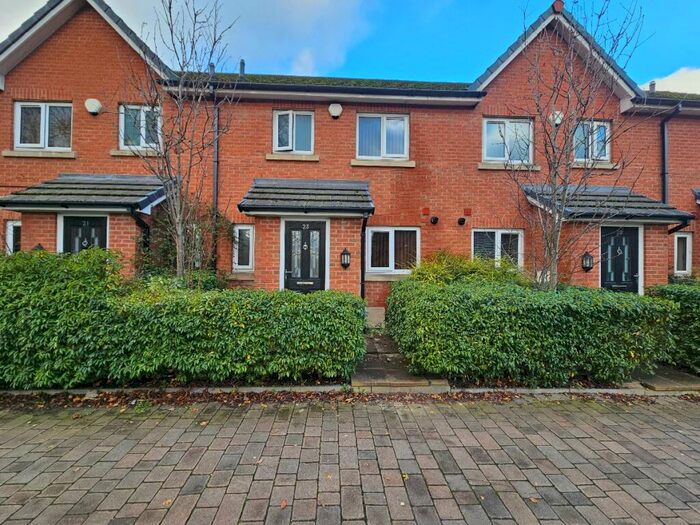 3 Bedroom Mews To Rent In Thicketford Road, Bolton, BL2