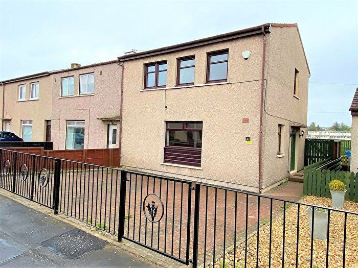 3 Bedroom Terraced House To Rent In Camdean Crescent, Rosyth, Dunfermline, KY11