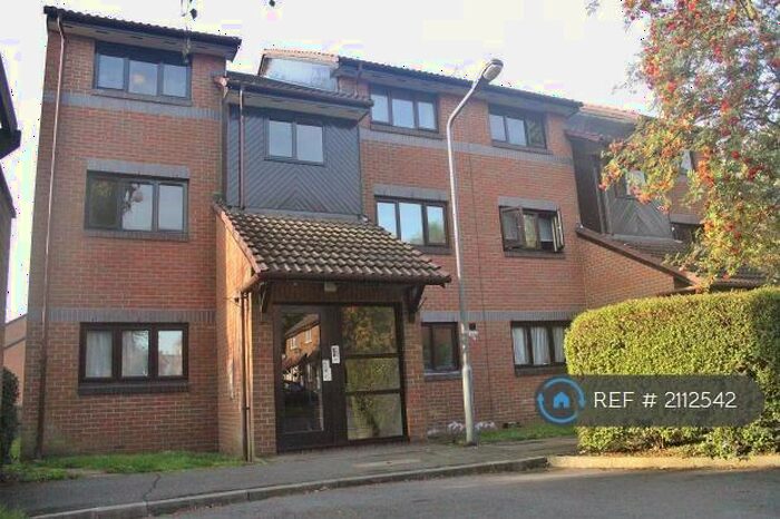 1 Bedroom Flat To Rent In Crucible Close, Romford, RM6