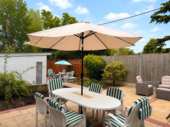 2 Bedroom Bungalow For Sale In Coxtie Green Road, Pilgrims Hatch, Brentwood, Essex, CM14