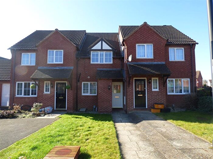 2 Bedroom Terraced House To Rent In Dales Close, Swindon, SN25