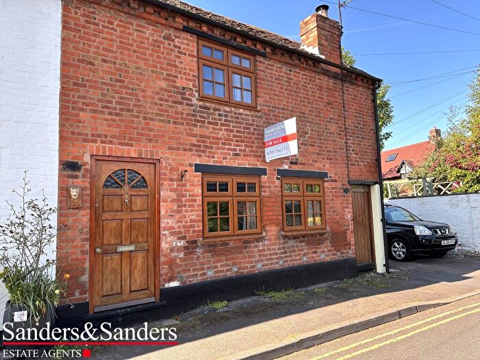 2 Bedroom End Of Terrace House For Sale In Seggs Lane, Alcester, B49