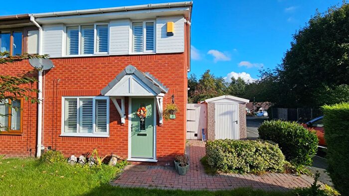 3 Bedroom Semi-Detached House To Rent In Rochester Close, Golborne, Warrington, WA3