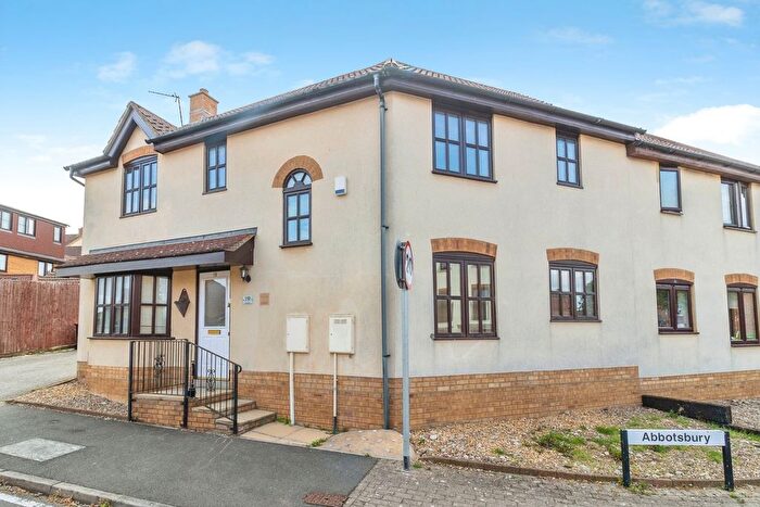 4 Bedroom Semi Detached House For Sale In Abbotsbury, Westcroft, Milton Keynes, Buckinghamshire, MK4