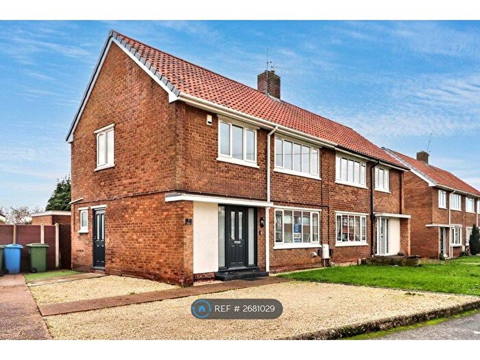 3 Bedroom Semi-Detached House To Rent In Grange View, Harworth, Doncaster, DN11