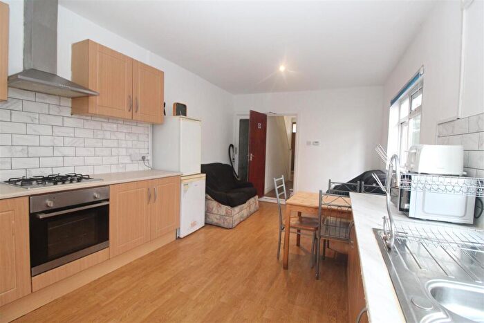 1 Bedroom House To Rent In North Road, Cathays, Cardiff, CF10