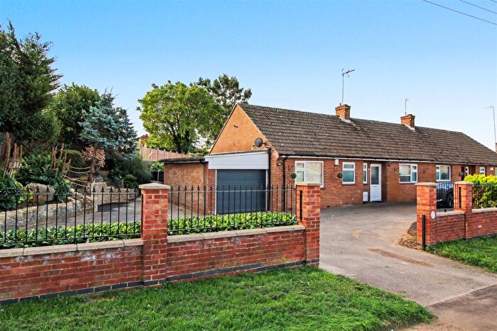 2 Bedroom Semi-Detached Bungalow For Sale In Oundle Road, Thrapston, NN14