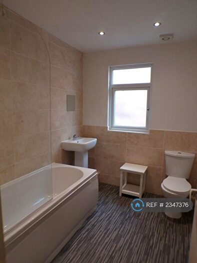 6 Bedroom Semi-Detached House To Rent In Egerton Road, Manchester, M14