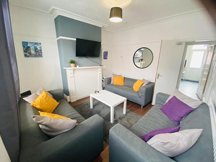 5 Bedroom House To Rent In Pomona Street, Sheffield, S11