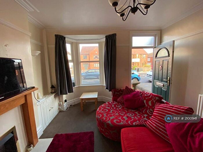 5 Bedroom Terraced House To Rent In Heath End Road, Nuneaton, CV10