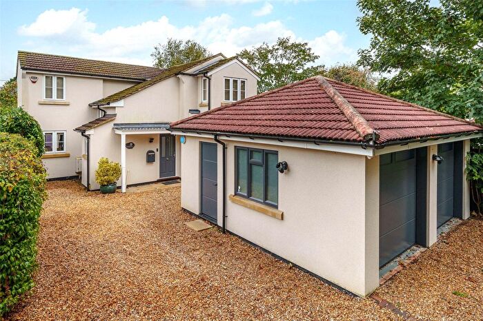 4 Bedroom Detached House For Sale In Brookside, Sandhurst, Berkshire, GU47