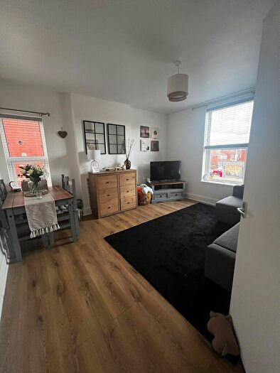 2 Bedroom Flat To Rent In Buxton Road, Stockport, SK2